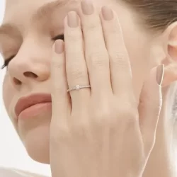 Anel Solitário de ouro branco 18K polido com diamante redondo - HStern Noble
