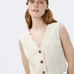 Colete feminino cropped em viscose - creme